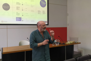 Plantem cara al racisme! Taller sobre diversitat i inclusió, amb Xavier Giró, dirigit especialment a tècnics/ques de projectes.