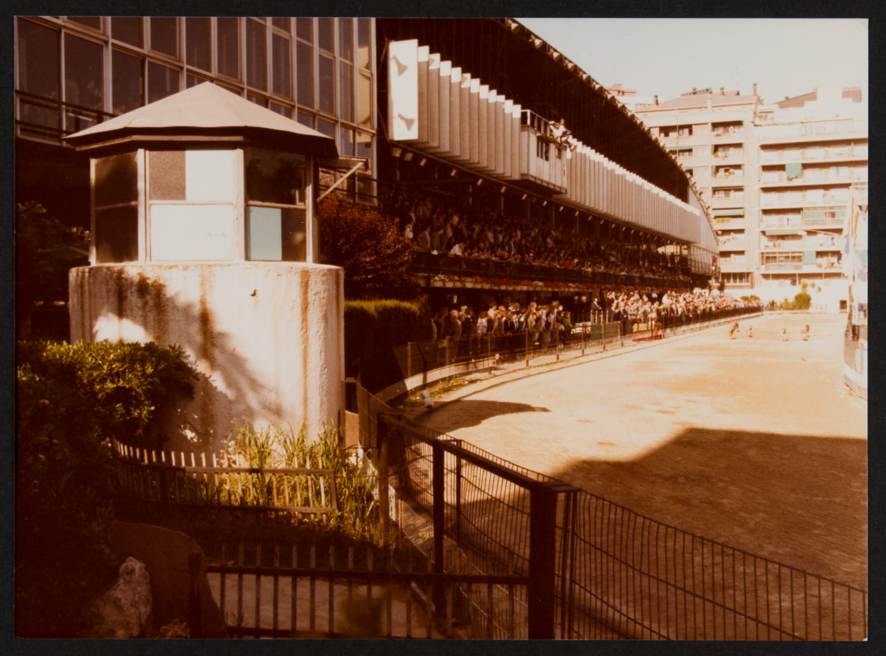 Imatge pels mitjans: El far del Canòdrom i la llebre elèctrica